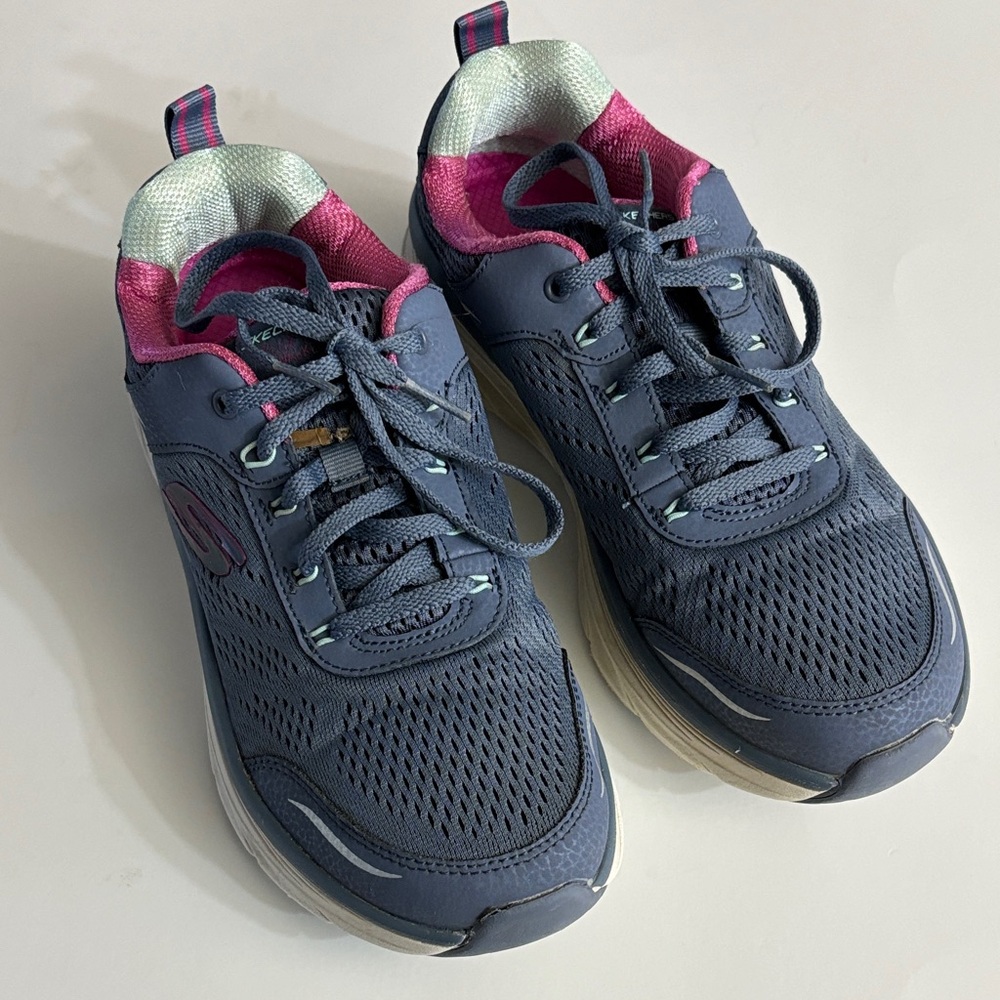 Skechers Blue and Pink Air Cooled Memory Foam Relaxed Fit Women’s Shoes 8.5